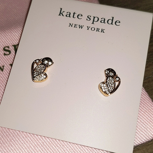 NEW Kate Spade Pave Heart Monkey Stud Earrings in Gold - Picture 6 of 8